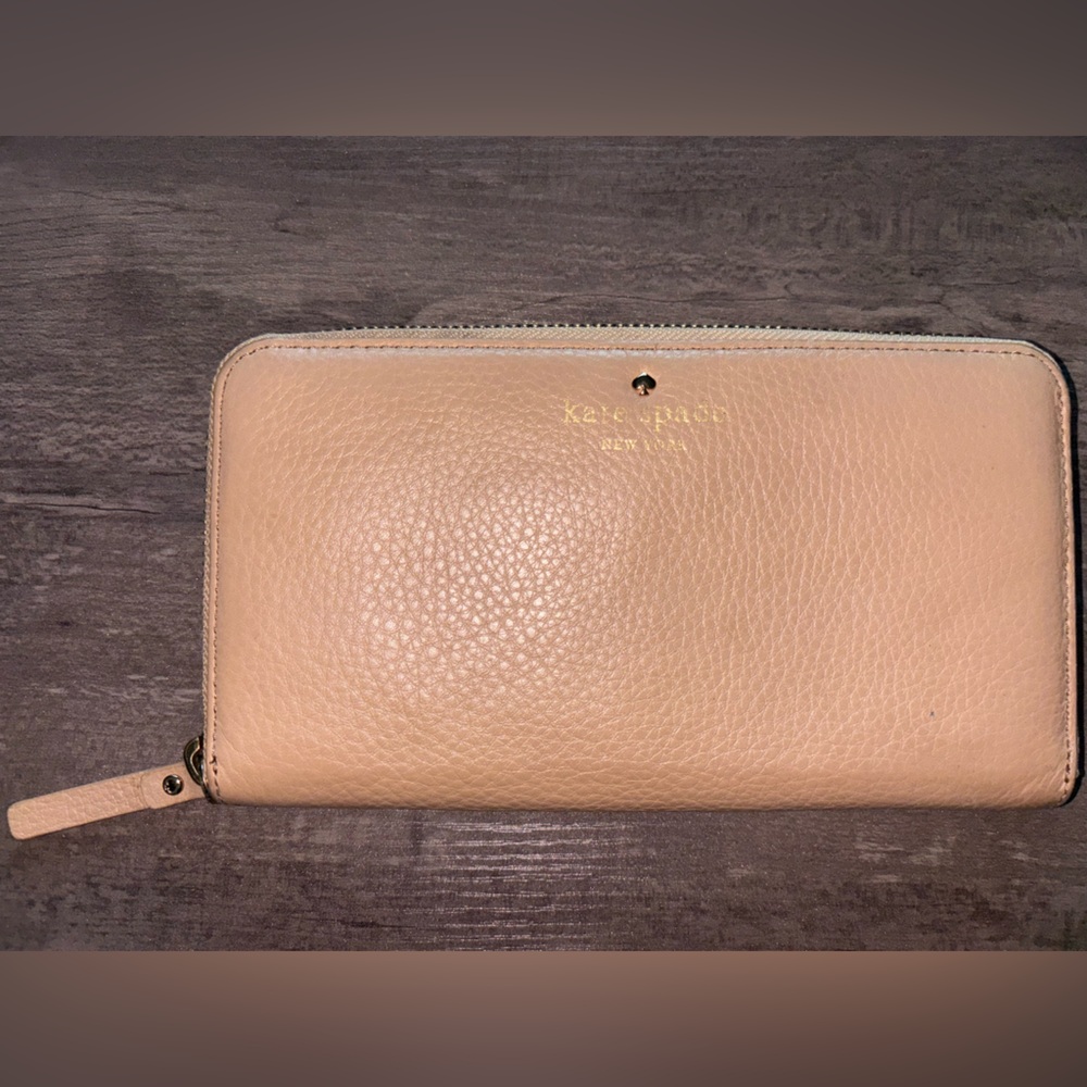 Kate Spade Beige Leather Wallet